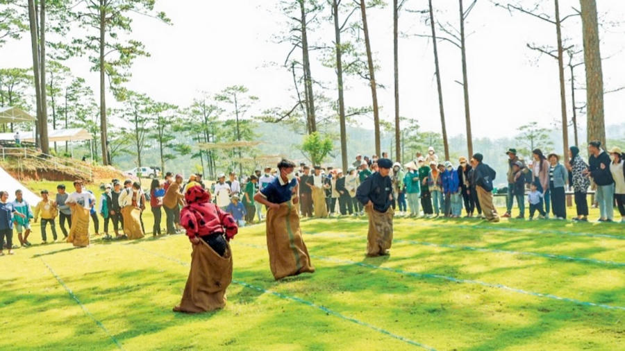 Du lịch văn hóa đặc trưng của đồng bào các dân tộc trên địa bàn tỉnh Lâm Đông. Ảnh: Báo Lâm Đông