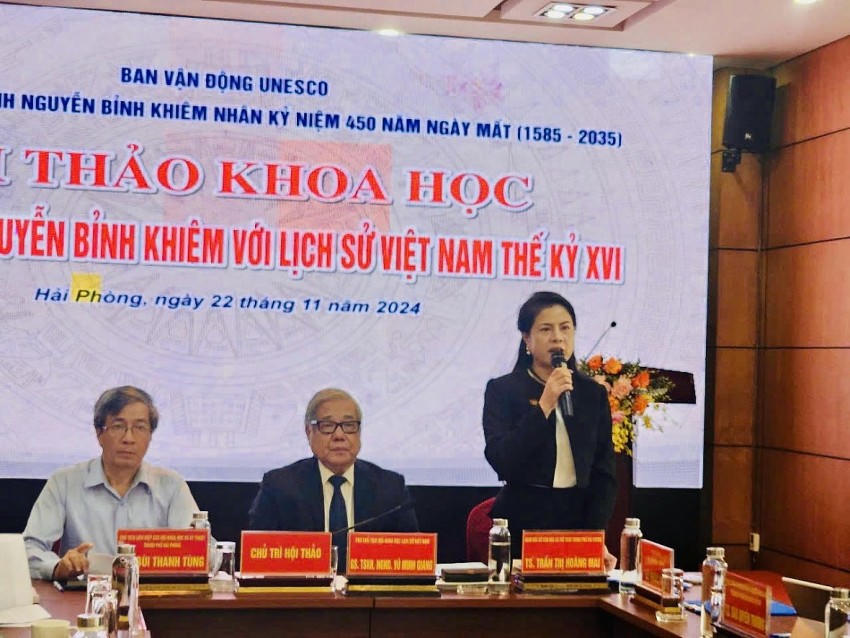 Giám đốc Sở VH & TT Hải Phòng TS. Trần Thị Hoàng Mai phát biểu đề dẫn Hội thảo.