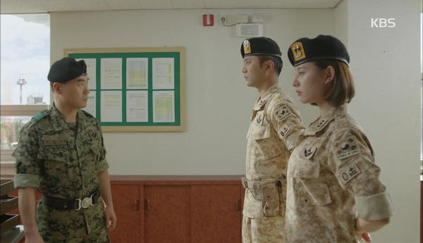 Fan “chết ngất” với 2 nụ hôn cháy bỏng của Song Joong Ki và Song Hye Kyo