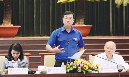 Bí thư thứ nhất T.Ư Đoàn Lê Quốc Phong chủ trì buổi đối thoại.
