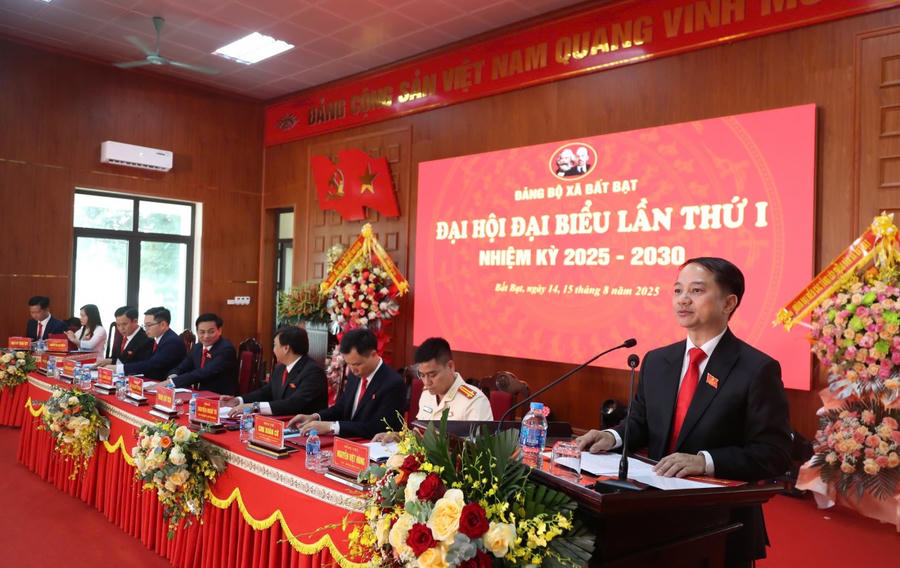 Ông Đỗ Quang Trung được chỉ định làm Bí thư Đảng ủy xã Bất Bạt, nhiệm kỳ 2025- 2030 phát biểu tại Đại hội.