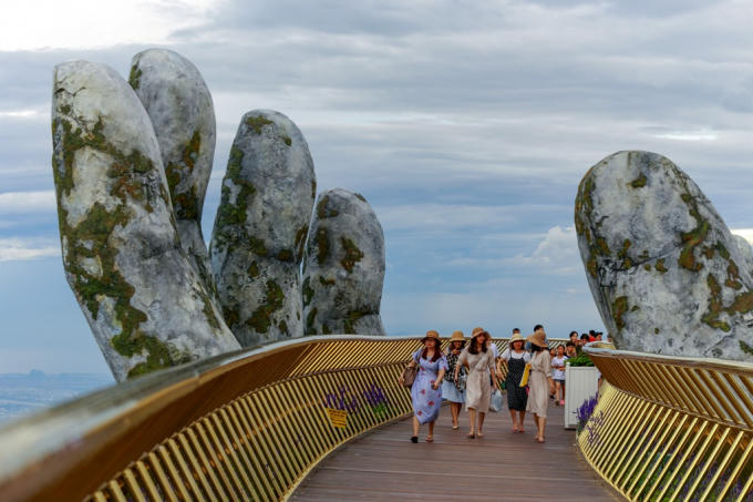 Cầu Vàng Sun World Ba Na Hills.