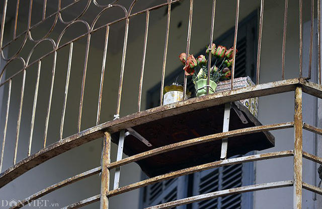 Nhiều căn cơi nới, để bàn thờ ra phía ngoài.