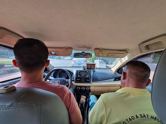 hông tư 01/2021 sửa đổi, bổ sung một số điều Thông tư 12/2017 của Bộ GTVT có nhiều thay đổi trong công tác đào tạo lái xe. Ảnh: THY NHUNG