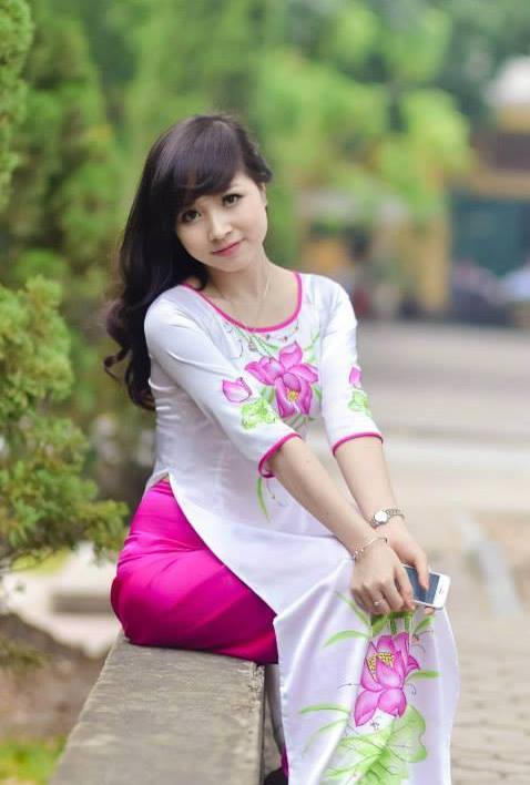Vẻ đẹp dịu dàng, đằm thắm của cô nàng khi chụp ảnh kỉ yếu 3 năm trước.