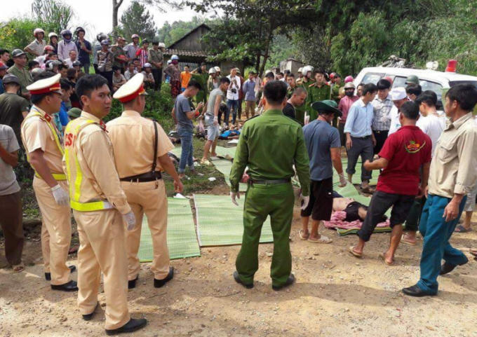 Hiện trường cứu hộ trong một vụ tai nạn giao thông đặc biệt nghiêm trọng tại Lai Châu, khiến hơn 10 người thiệt mạng xảy ra trong ngày 15/9 vừa qua.