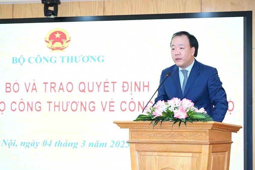 Cục trưởng Cục Quản lý và Phát triển thị trường Trần Hữu Linh