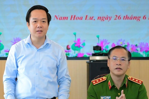 Chủ tịch UBND tỉnh Ninh Bình Phạm Quang Ngọc phát biểu tại buổi làm việc.
