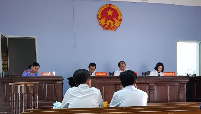 Hội đồng xét xử phiên tòa.