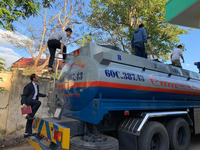 Chiếc xe chở xăng không có hồ sơ hợp pháp.