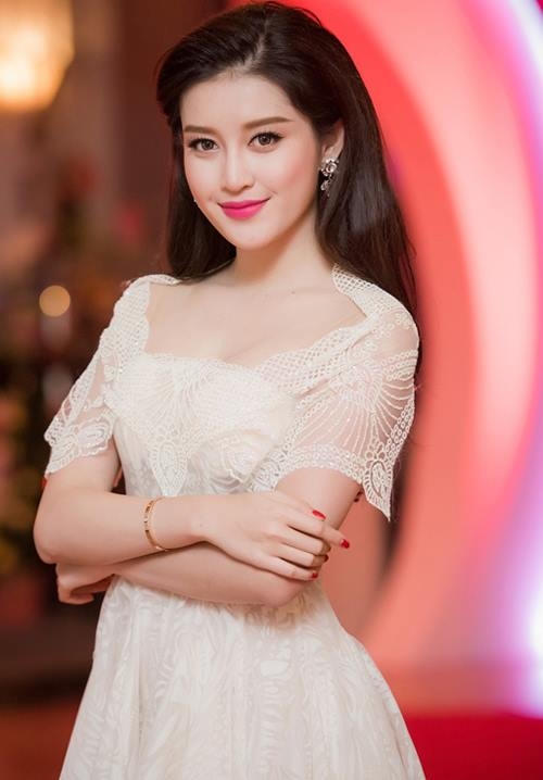Nhan sắc của Huyền My không kém gì Hoa hậu Kỳ Duyên .