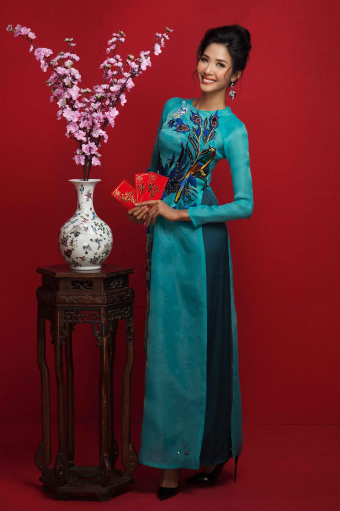 Bộ ảnh ch&uacute;c xu&acirc;n 2018 của d&agrave;n Hoa hậu Ho&agrave;n vũ