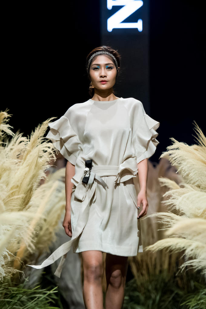 Hoa hậu Ngọc H&acirc;n g&acirc;y ấn tượng với bộ sưu tập thời trang thu đ&ocirc;ng