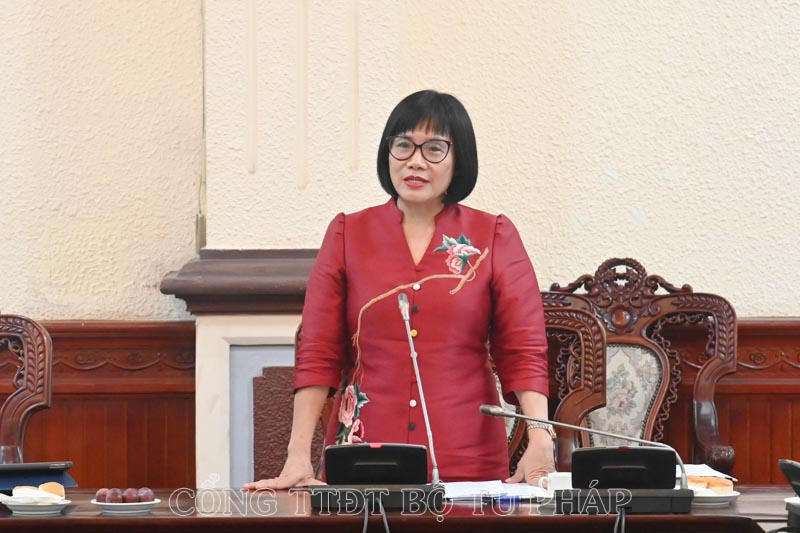 Thứ trưởng Đặng Hoàng Oanh phát biểu kết luận phiên họp.