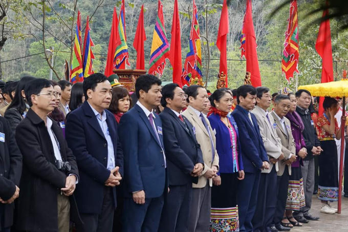 Một số Lãnh đạo tỉnh Nghệ An đến dự lễ Đền Vạn - Cửa Rào.