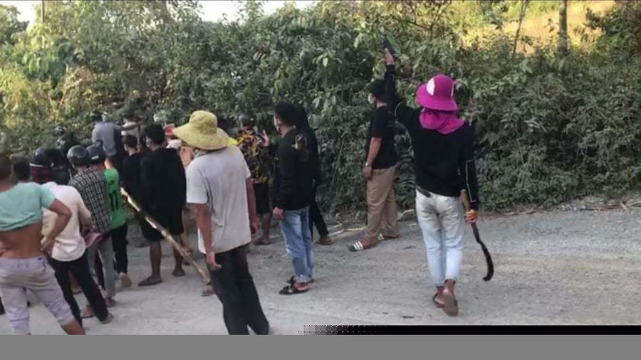 Một số người dân tụ tập gây mất trật tự tại các dự án điện gió