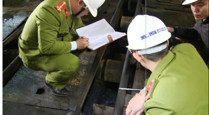 Lực lượng công an điều tra nguyên nhân vụ việc. (Ảnh: Công an tỉnh Thái Bình)