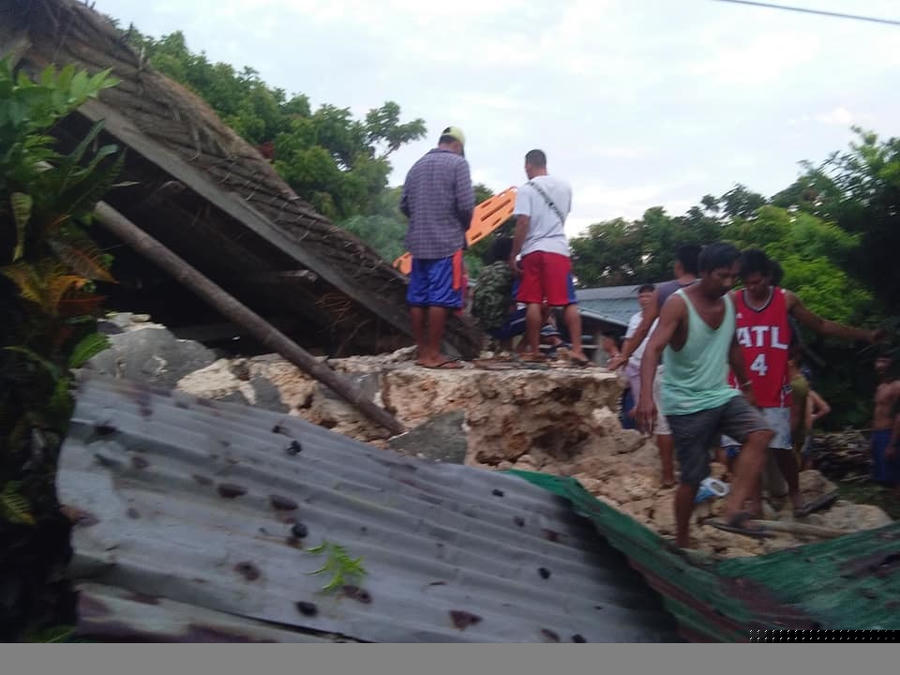 Ít nhất 8 người đã thiệt mạng và hàng chục người bị thương sau khi một loạt các trận động đất mạnh liên tiếp làm rung chuyển miền bắc Philippines vào sáng ngày 27/7. (Nguồn: vietnamnet.vn).