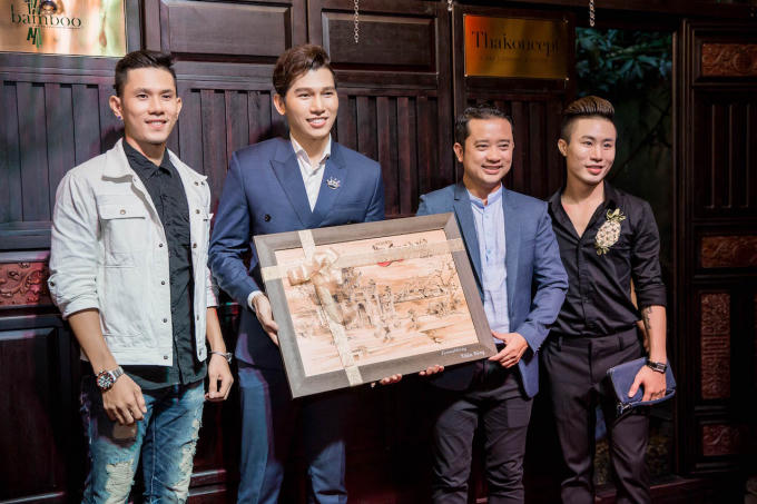 Lan Khu&ecirc;, Nguyễn Thị Th&agrave;nh, Kh&aacute;nh Ng&acirc;n lộng lẫy mừng &Aacute; vương Ngọc T&igrave;nh mở tiệm cafe