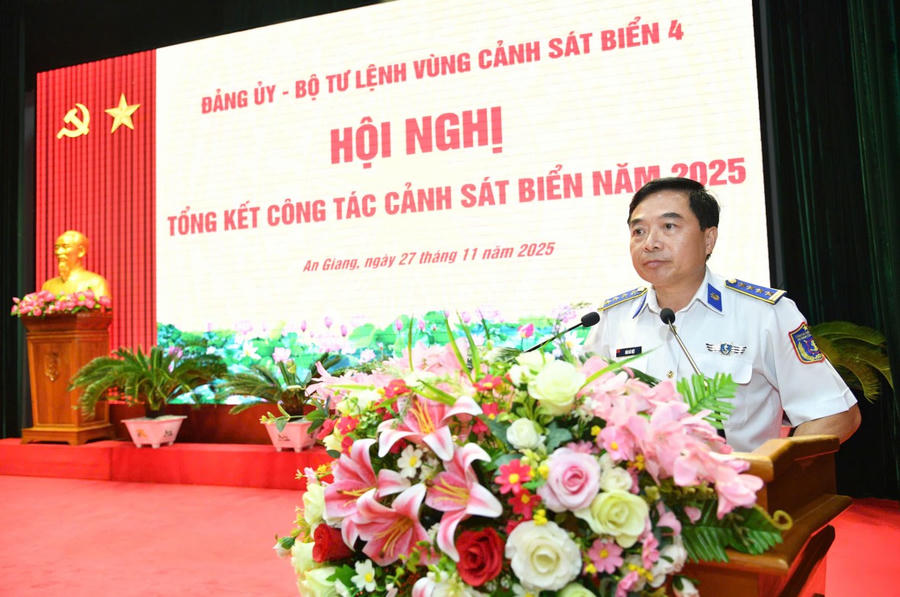 Đại tá Đào Bá Việt, Tư lệnh Vùng Cảnh sát biển 4 chỉ trì Hội nghị.