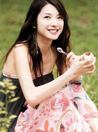 Hứa Vỹ Luân từng góp mặt trong nhiều bộ phim nổi tiếng như : Cơn lốc tình yêu, Cô gái thái dương... Ảnh internet.