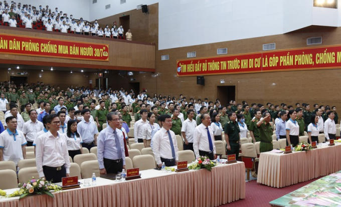 Các đại biểu tại lễ mít tinh