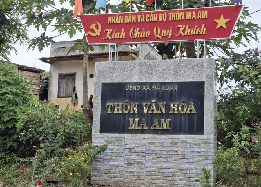 Hội trường thôn văn hóa Ma Am, xã Đà Loan. (Ảnh: Ngọc Anh)