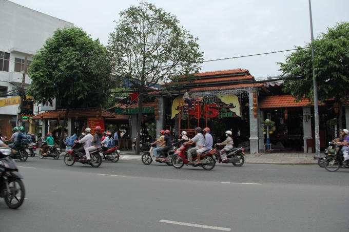 Cải tạo nhà kho, văn phòng... biến thành nhà hàng ăn uống.