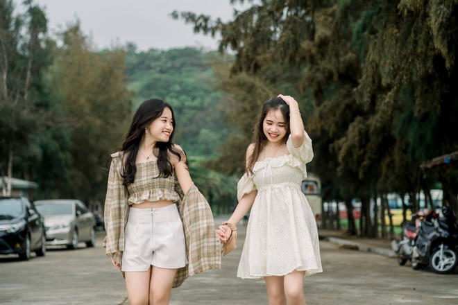 Thu Vân (bên trái) cũng hy vọng bản thân sẽ có thêm nhiều trải nghiệm để trưởng thành trong chặng đường sắp tới.