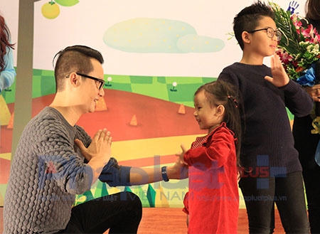 Vì với Bách: "Mình học vậy thôi, nhưng cuộc sống chi phối nên không thể nhớ hết được". Ảnh: Loan Bảo.