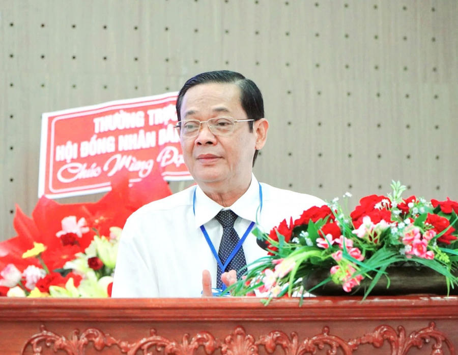 Ông Giang Văn Phục – Phó Chủ tịch HĐND tỉnh Kiên Giang phát biểu tại đại hội.