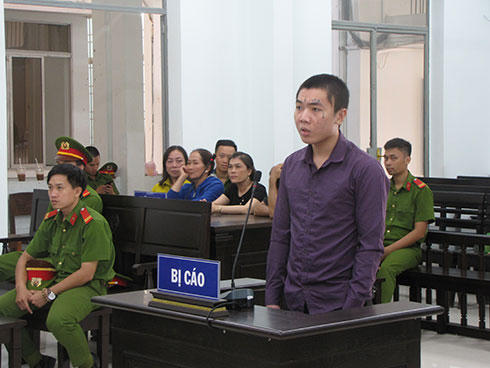 Bị cáo Nguyễn Quốc Khánh tại phiên tòa. ( Ảnh: báo Khánh Hòa)