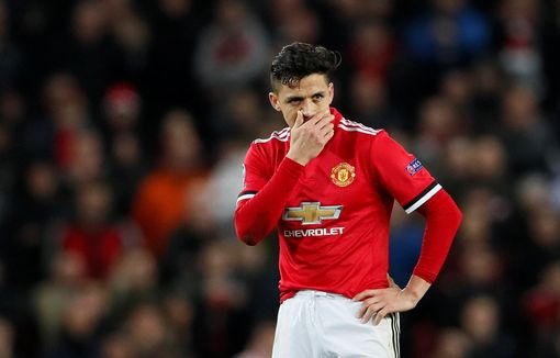 Sanchez gây thất vọng rất lớn ở trận thua tệ hại này. 