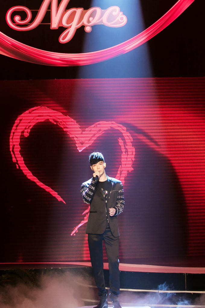 Nathan Lee khoe vẻ điển trai cạnh hoa hậu H'Hen Ni&ecirc;