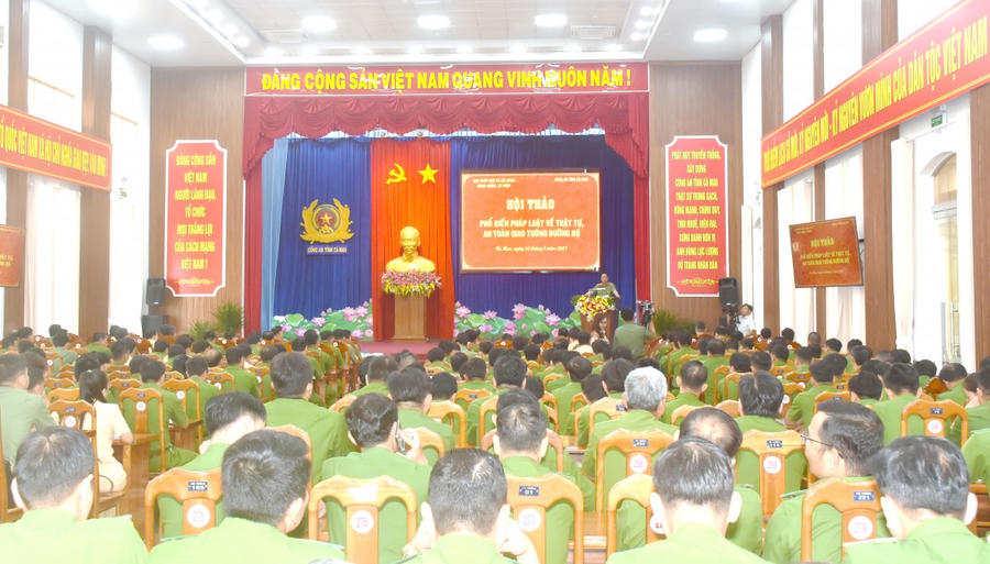 Công an Cà Mau thường xuyên tổ chức Hội thảo, Hội nghị nhằm tuyên truyền, phổ biến các Luật do Bộ Công an chủ trì soạn thảo.