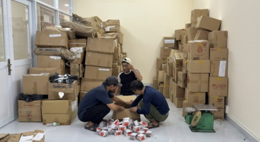 Công an TP HCM triệt phá đường dây sản xuất, mua bán hàng giả.
