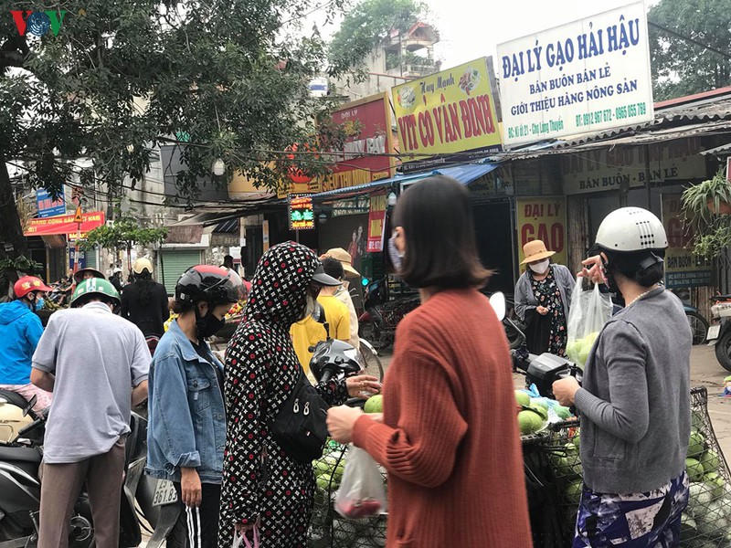 anh: nguoi ha noi binh tinh trong nhung ngay