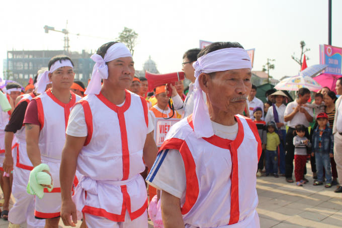 Lễ hội Đền H&ugrave;ng 2017: Từng bừng Hội thi bơi chải truyền thống
