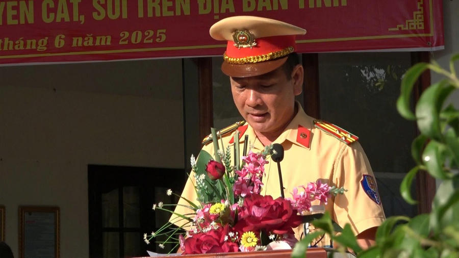 Thượng tá Nguyễn Văn Trường - Trưởng phòng Cảnh sát giao thông phát lệnh ra quân