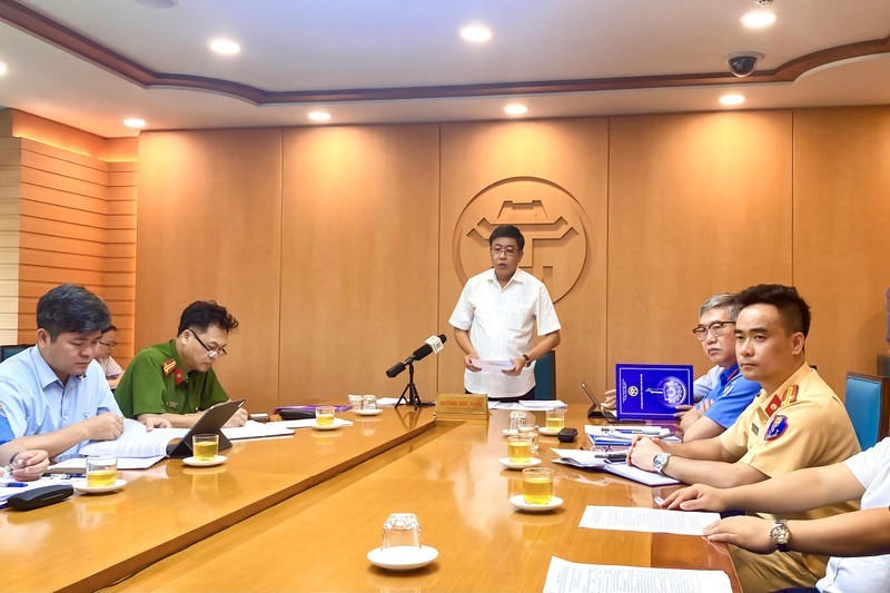 Phó Chủ tịch UBND TP Dương Đức Tuấn kiến nghị Bộ GTVT tham mưu Chính phủ nâng mức xử phạt vi phạm TTATGT thông tại Hà Nội lên gấp đôi so với toàn quốc.