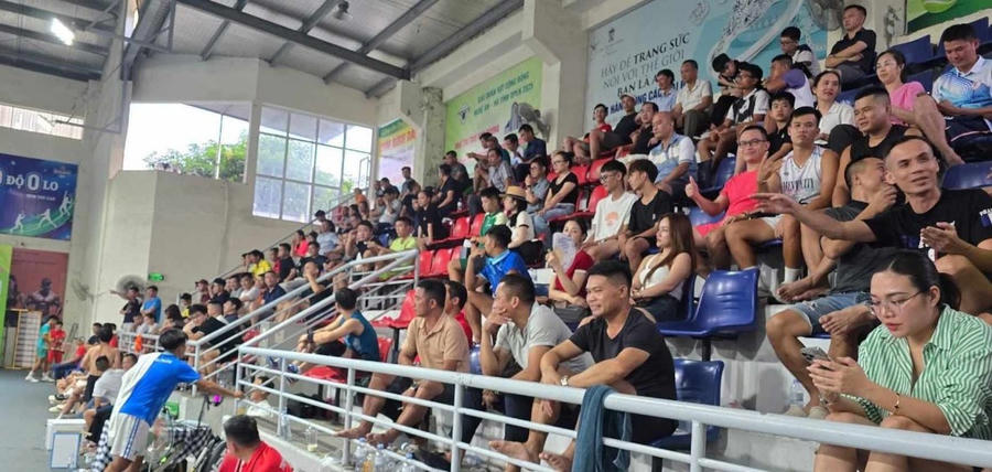 Giải đấu thu hút đông đảo khán giả theo dõi.