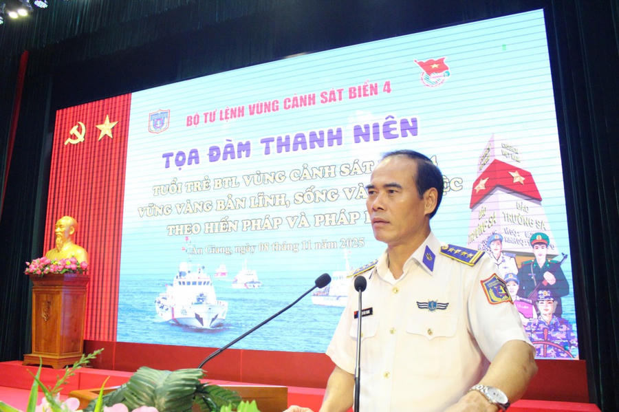 Đại tá Nguyễn Văn Tranh phát biểu chỉ đạo tại Buổi tọa đàm.