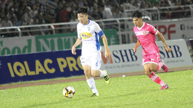 Riêng Xuân Trường vẫn là tiền vệ tổ chức hàng đầu bóng đá Việt Nam hiện nay, nếu anh vượt qua được sự quá tải (ảnh: Trọng Vũ)