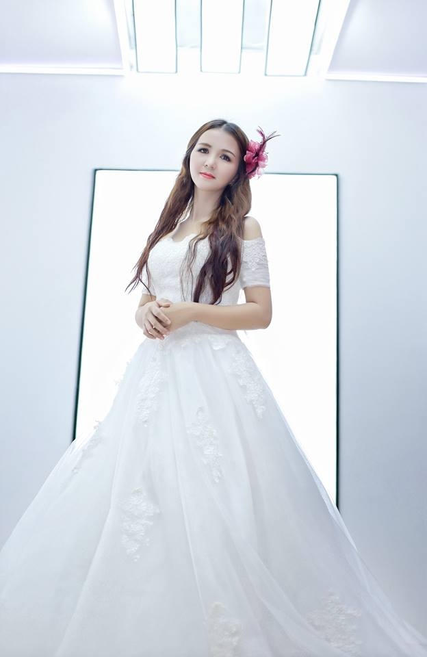 Dương có chiều cao: 1m65, số đo 3 vòng: 87-63-87