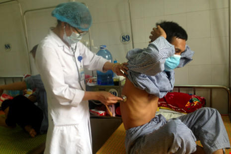 Một trường hợp mắc lao đa kh&aacute;ng thuốc đang được điều trị. Ảnh: VGP