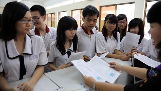 Thủ tướng ph&ecirc; b&igrave;nh nghi&ecirc;m khắc c&aacute;c địa phương để xảy ra sai phạm trong thi cử