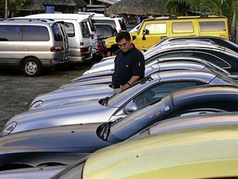 Trước khi thuê xe tự lái, khách hàng nên kiểm tra xe cẩn thận (ảnh minh họa)