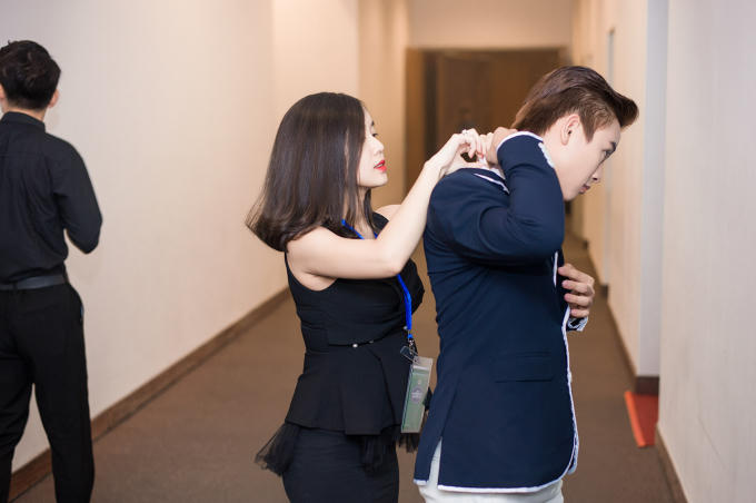 Những h&igrave;nh ảnh kh&ocirc;ng thể thấy được nếu chỉ xem liveshow &ldquo;S&agrave;i G&ograve;n Bolero &amp;amp; Hưng&rdquo;