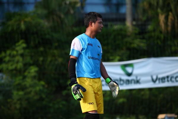 BTV Đức Ho&agrave;ng - Ph&oacute; Gi&aacute;m đốc VTV8 trong vai tr&ograve; thủ m&ocirc;n của đội Đ&agrave;i Truyền h&igrave;nh Việt Nam.(Ảnh: BTC)