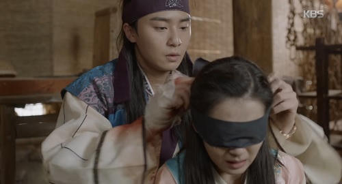 Sun Woo và Sam Maek Jong thành công giải cứu Aro.
